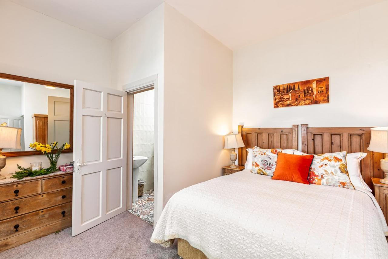 Granville House Apartments And Garden Suites Ballyferriter Eksteriør bilde