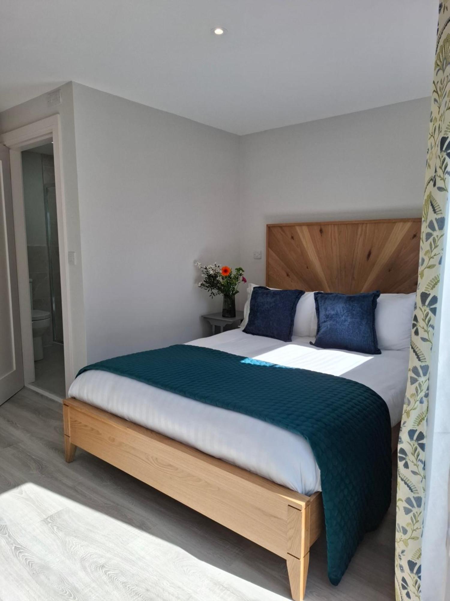 Granville House Apartments And Garden Suites Ballyferriter Eksteriør bilde