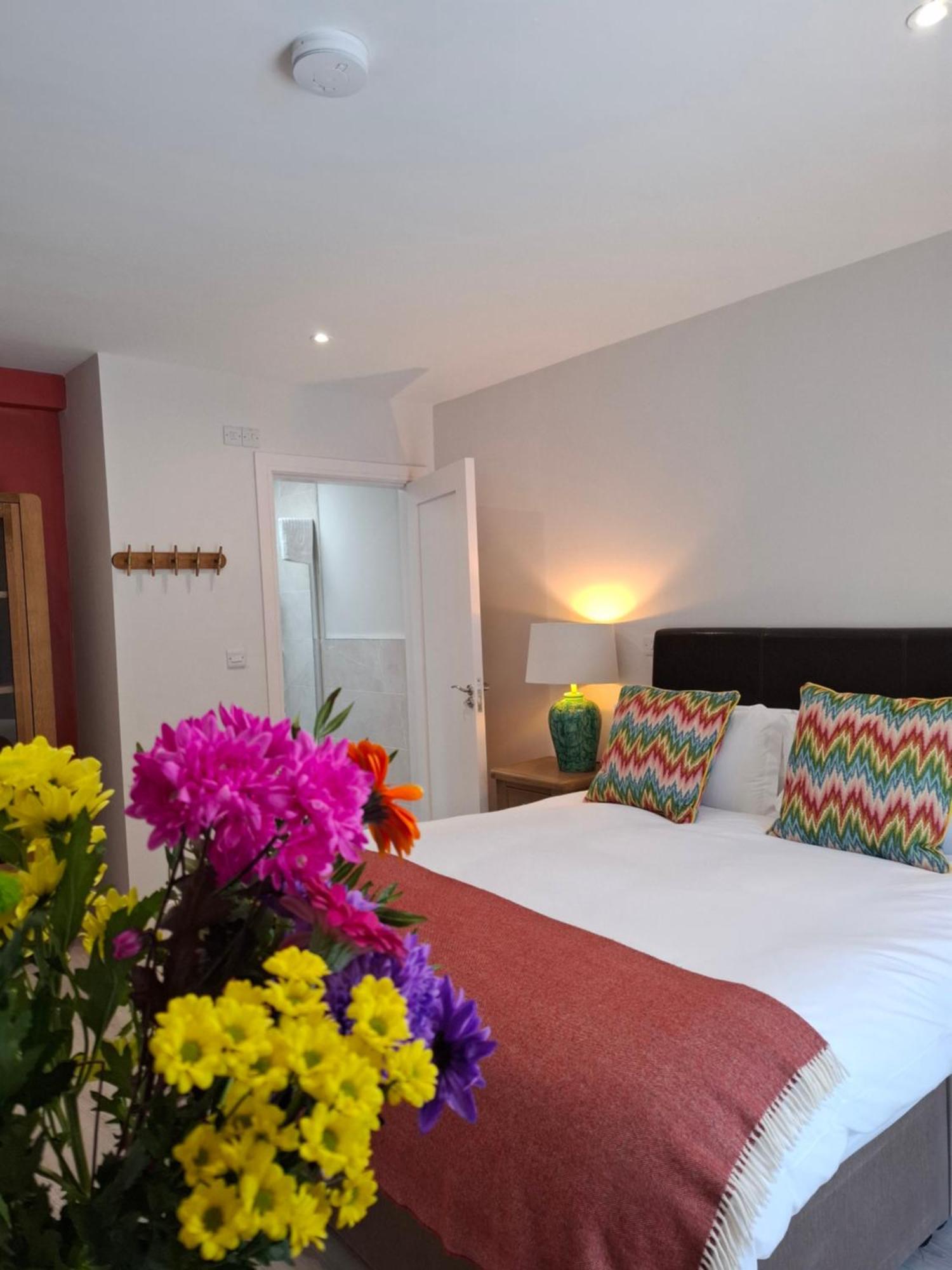 Granville House Apartments And Garden Suites Ballyferriter Eksteriør bilde